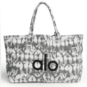 ALO Yoga Women's Gray Tie-Dye Tote Bag